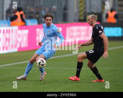 München, Deutschland, 09. November 2024: Fussball, Herren, 3.Liga, Saison 2024/2025, TSV 1860 München - SV Waldhof Mannheim, Grünwalder Stadion David Philipp (TSV 1860 München) (li.) mit Ball die DFB-Vorschriften verbieten die Verwendung von Fotografien als Bildsequenzen und/oder Quasi-Video Stockfoto