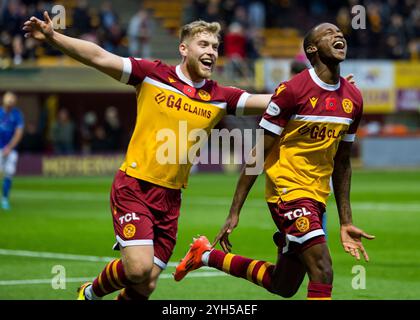 Motherwell, Schottland. November 2024. Tawanda Maswanhise (55 – Motherwell) feiert das Torspiel, das Motherwell in der ersten Hälfte Vorsprung hat Motherwell vs St Johnstone - Scottish Premiership Credit: Raymond Davies / Alamy Live News Stockfoto