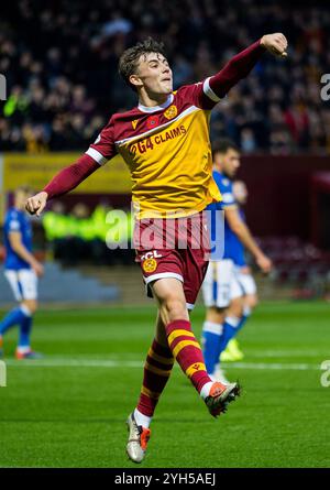 Motherwell, Schottland. November 2024. Tom Sparrow (7 – Motherwell) feiert die Verdoppelung von Motherwells Vorsprung in der ersten Halbzeit Motherwell vs St Johnstone - Scottish Premiership Credit: Raymond Davies / Alamy Live News Stockfoto