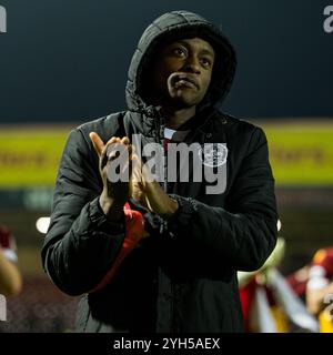 Motherwell, Schottland. November 2024. Tawanda Maswanhise (55 - Motherwell) bei Full Time Motherwell vs St Johnstone - Scottish Premiership Credit: Raymond Davies / Alamy Live News Stockfoto