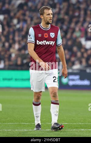 London, Großbritannien. November 2024. West Ham Mittelfeldspieler Tomas Soucek (28) während des Spiels West Ham United FC gegen Everton FC English Premier League am 9. November 2024 im London Stadium, London, England, Vereinigtes Königreich Credit: Every Second Media/Alamy Live News Stockfoto