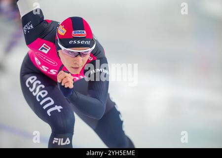 Heerenveen, Niederlande. November 2024. HEERENVEEN, NIEDERLANDE - 9. NOVEMBER: Chloe Hoogendoorn tritt am 9. November 2024 in Heerenveen, Niederlande auf dem 500 m an. Foto: Orange Pics BV/Alamy Live News Stockfoto