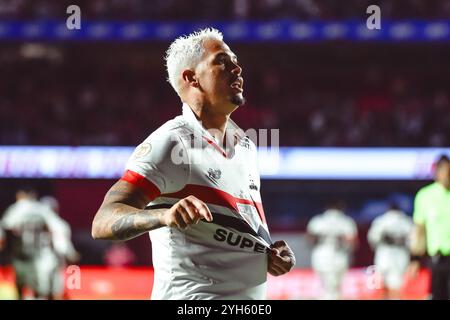 São PAULO, SP - 09.11.2024: São PAULO FC X ATHLETICO PR - Luciano, São Paulo Spieler feiert das Tor während des Spiels zwischen São Paulo FC x Athletico PR, gültig für die dreißigste Runde der brasilianischen Meisterschaft 2024, diesen Samstag (9) in Morumbis, SP. (Foto: Roberto Casimiro/Fotoarena) Stockfoto