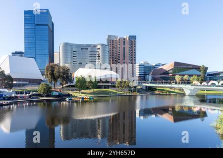 Blick auf die Stadt über den Fluss Torrens, Adelaide, South Australia, Australien Stockfoto