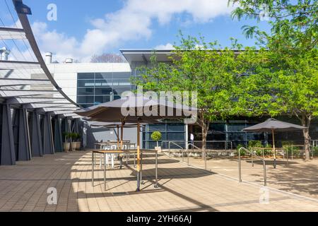 Terrasse im National Wine Centre of Australia, Adelaide Botanic Garden, North Terrace, Adelaide, South Australia, Australien Stockfoto