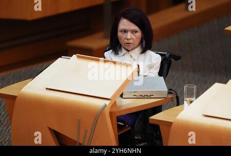 Aktenfoto vom 09/24 von Pam Duncan-Glancy MSP, die an einer Debatte über kostenlose Schulmahlzeiten im schottischen Parlament in Holyrood, Edinburgh, teilnahm. Die schottische Regierung muss die Milliarden an zusätzlichen Barmitteln, die im Haushalt der Kanzlerin bereitgestellt werden, verwenden, um das Bildungssystem zu verbessern, sagte Labour. PAM Duncan-Glancy, Bildungssprecher der Partei, sagte, die Minister müssten "Vision und Ehrgeiz" für Schüler im ganzen Land zeigen. Sie beschuldigte die schottische Regierung, dem Bildungssystem in Schottland "unsäglichen Schaden" zugefügt zu haben. Ausgabedatum: Sonntag, 10. November 2024. Stockfoto