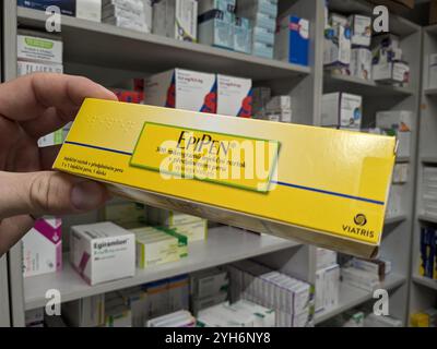 EPIPEN Packung mit dem Wirkstoff Epinephrin von Mylan, zur Behandlung von Anaphylaxie, schweren allergischen Reaktionen, anaphylaktischem Schock. Stockfoto