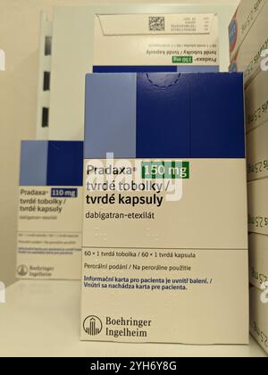 PRADAXA Medikament mit Dabigatranetexilat Wirkstoff von Boehringer Ingelheim, verwendet zur Schlaganfallprävention, Vorhofflimmern, Blutgerinnsel Stockfoto