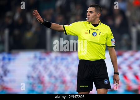 Turin, Italien. 9. November 2024. Schiedsrichter Simone Sozza ist während des Fußballspiels der Serie A zwischen Juventus FC und Torino FC aktiv. Quelle: Nicolò Campo/Alamy Live News Stockfoto