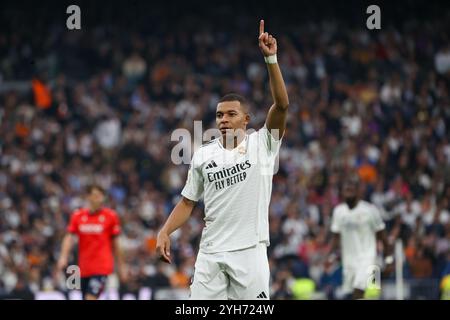 Madrid, Spanien. November 2024. Real Madrid Stürmer Kylian Mbappe im Spiel der La Liga zwischen Real Madrid und Osasuna im Santiago Bernabeu Stadion. Real Madrid besiegte Osasuna mit 4 Toren zu 0 in einer neuen Runde der spanischen La Liga mit 3 Toren von Vinicius Jr und 1 von Jude Bellingham. Quelle: SOPA Images Limited/Alamy Live News Stockfoto