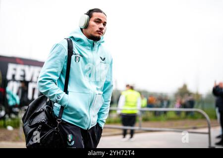 Almere, Niederlande. November 2024. Almere - in der zwölften Runde der Eredivisie Saison 2024/2025. Das Spiel findet am 10. November 2024 im Yanmar Stadion in Almere, Niederlande, statt. Credit: Box to Box Pictures/Alamy Live News Stockfoto