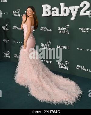 Los Angeles, Usa. November 2024. Miranda Kerr nimmt am Samstag, den 9. November 2024, an der jährlichen Baby2Baby-Gala im Pacific Design Center in West Hollywood, Kalifornien Teil. Die Veranstaltung bringt jährlich Millionen von Dollar auf, um Baby2Baby Arbeit für Kinder, die in Armut leben, zu ermöglichen. Foto: Jim Ruymen/UPI Credit: UPI/Alamy Live News Stockfoto