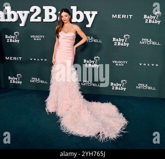 Los Angeles, Usa. November 2024. Miranda Kerr nimmt am Samstag, den 9. November 2024, an der jährlichen Baby2Baby-Gala im Pacific Design Center in West Hollywood, Kalifornien Teil. Die Veranstaltung bringt jährlich Millionen von Dollar auf, um Baby2Baby Arbeit für Kinder, die in Armut leben, zu ermöglichen. Foto: Jim Ruymen/UPI Credit: UPI/Alamy Live News Stockfoto