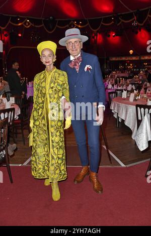 Britt Kanja und Günther Krabbenhöft bei der PALAZZO Gala-Premiere im PALAZZO-Spiegelpalast in Berlin am 09.11.2024 Stockfoto