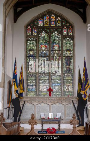 St. Peter und St. Paul Pfarrkirche in Swaffham, North Norfolk, Norfolk, England, Großbritannien - Innenansicht des Kriegsdenkmals Stockfoto