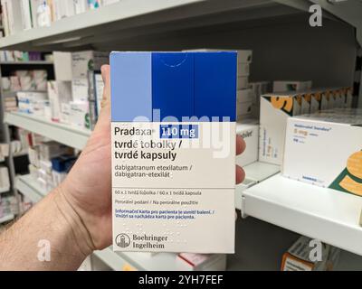 PRADAXA Medikament mit Dabigatranetexilat Wirkstoff von Boehringer Ingelheim, verwendet zur Schlaganfallprävention, Vorhofflimmern, Blutgerinnsel Stockfoto