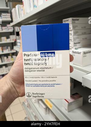 PRADAXA Medikament mit Dabigatranetexilat Wirkstoff von Boehringer Ingelheim, verwendet zur Schlaganfallprävention, Vorhofflimmern, Blutgerinnsel Stockfoto