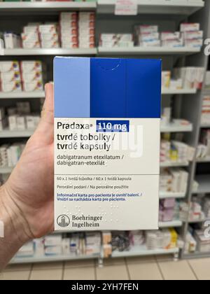 PRADAXA Medikament mit Dabigatranetexilat Wirkstoff von Boehringer Ingelheim, verwendet zur Schlaganfallprävention, Vorhofflimmern, Blutgerinnsel Stockfoto