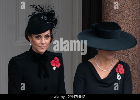 Die Prinzessin von Wales (links) und die Herzogin von Edinburgh während des Gedenkgottesdienstes am Cenotaph in London. Bilddatum: Sonntag, 10. November 2024. Stockfoto