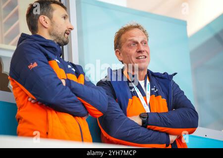 Heerenveen, Niederlande. November 2024. HEERENVEEN, NIEDERLANDE - 10. NOVEMBER: Niels Kerstholt, Rintje Ritsma während des Speed Skating WCQT am 10. November 2024 in Heerenveen, Niederlande (Foto: Douwe Bijlsma/Orange Pictures) Credit: Orange Pics BV/Alamy Live News Stockfoto