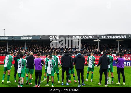 Almere, Niederlande. November 2024. Almere - Spieler von Feyenoord während der zwölften Runde der Eredivisie Saison 2024/2025. Das Spiel findet am 10. November 2024 im Yanmar Stadion in Almere, Niederlande, statt. Credit: Box to Box Pictures/Alamy Live News Stockfoto