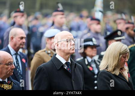 Edinburgh Schottland, Vereinigtes Königreich 10. November 2024. Gedenkfeier am Sonntag im Stone of Remembrance vor den City Chambers. sst/Alamy Live News Stockfoto