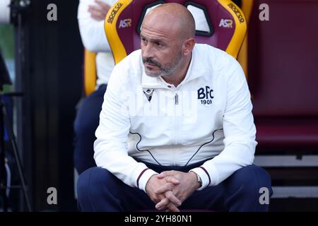 Rom, Italien 10.11.2024: Vincenzo Italiano Trainer von Bologna während des Spiels der italienischen Fußballmeisterschaft Serie A Enilive 2024-2025 ALS Roma gegen Bologna FC 1909 im Stadio Olimpico in Rom. Stockfoto