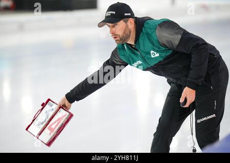 Heerenveen, Niederlande. November 2024. HEERENVEEN, NIEDERLANDE - 10. NOVEMBER: Daan Breeuwsma während des Speed Skating WCQT am 10. November 2024 in Heerenveen, Niederlande (Foto: Douwe Bijlsma/Orange Pictures) Credit: Orange Pics BV/Alamy Live News Stockfoto