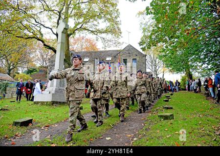 Honley, Huddersfield, Yorkshire, Vereinigtes Königreich, 10. November 2024. Gedenkgottesdienst und Parade in Honley, Huddersfield. Richard Asquith/Alamy Live News Stockfoto