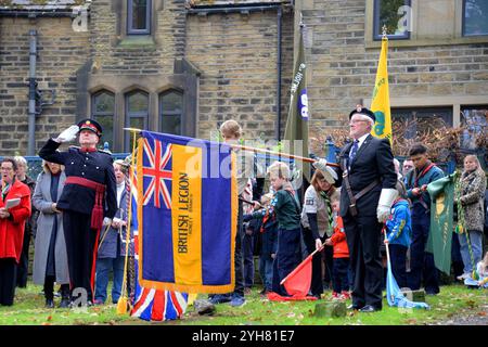 Honley, Huddersfield, Yorkshire, Vereinigtes Königreich, 10. November 2024. Gedenkgottesdienst und Parade in Honley, Huddersfield. Richard Asquith/Alamy Live News Stockfoto