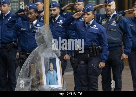 Brüssel, Belgien November 2024. Gedenkfeier zum Tod des Polizeibeamten Thomas Monjoie, organisiert von der Polizeizone Brüssel Nord, am Sonntag, den 10. November 2024. Im November 2022 wurde der Polizeibeamte Thomas Monjoie bei einem Bombenanschlag in Schaerbeek getötet. BELGA FOTO NICOLAS MAETERLINCK Credit: Belga News Agency/Alamy Live News Stockfoto