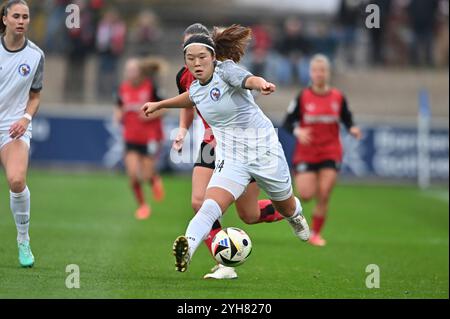 Leverkusen, Deutschland. November 2024. Sara Ito (Potsdam, 14) mit Ball, 10.11.2024, Leverkusen (Deutschland), Fussball, Google Pixel Frauen-Bundesliga, Bayer 04 Leverkusen - Turbine Potsdam, DFB/DFL-VORSCHRIFTEN VERBIETEN DIE VERWENDUNG VON FOTOGRAFIEN ALS BILDSEQUENZEN UND/ODER QUASI-VIDEO. Quelle: dpa/Alamy Live News Stockfoto