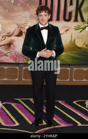 Los Angeles, USA. November 2024. Ethan Slater kam am 9. November 2024 zur „Wicked“ Los Angeles Premiere im Dorothy Chandler Pavilion in Los Angeles, KALIFORNIEN. © Janet Gough/AFF-USA. COM Credit: AFF/Alamy Live News Stockfoto