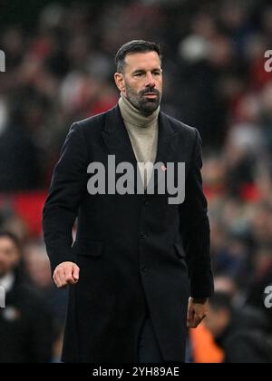 Manchester, Großbritannien. November 2024. Ruud Van Nistelrooy von Manchester United während des Premier League-Spiels in Old Trafford, Manchester. Der Bildnachweis sollte lauten: Anna Gowthorpe/Sportimage Credit: Sportimage Ltd/Alamy Live News Stockfoto