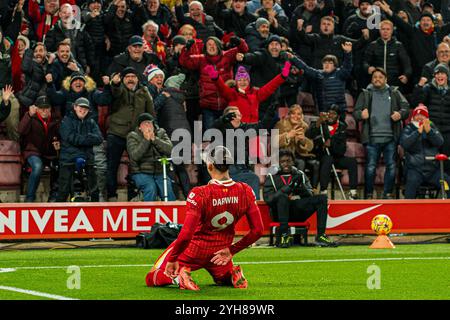 Liverpool Darwin Nunez feiert, nachdem er sein erstes Tor beim Spiel der Premier League zwischen Liverpool und Aston Villa in Anfield, Liverpool, am Samstag, den 9. November 2024 erzielt hat. (Foto: Steven Halliwell | MI News) Credit: MI News & Sport /Alamy Live News Stockfoto