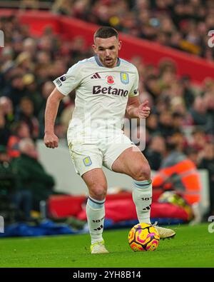 John McGinn von Aston Villa während des Premier League-Spiels zwischen Liverpool und Aston Villa in Anfield, Liverpool am Samstag, den 9. November 2024. (Foto: Steven Halliwell | MI News) Credit: MI News & Sport /Alamy Live News Stockfoto