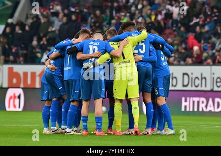 Deutschland, Bayern, Augsburg, Fussball, FC Augsburg - TSG Hoffenheim, in der WWK Arena, Augsburg, 10. Spieltag, 10.11.24, v.l. TSG Hoffenheim DFL/DFB-Vorschriften verbieten jede Verwendung von Fotografien als Bildsequenzen und/oder Quasi-Video, Stockfoto