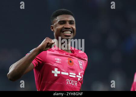 LONDON, Großbritannien - 10. November 2024: Ben Johnson aus Ipswich Town feiert nach dem Premier League-Spiel zwischen Tottenham Hotspur FC und Ipswich Town FC im Tottenham Hotspur Stadium (Credit: Craig Mercer/ Alamy Live News) Stockfoto