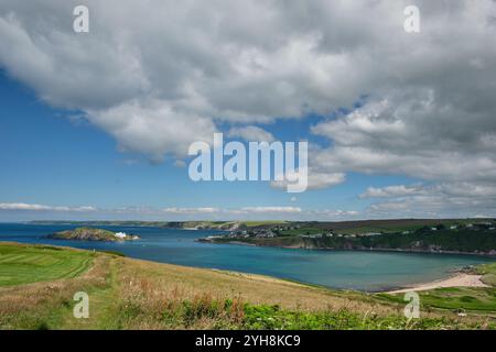 Bantham Sand mit Blick auf Burgh Island und Bigbury-on-Sea, vom South West Coast Path, Devon, Großbritannien Stockfoto