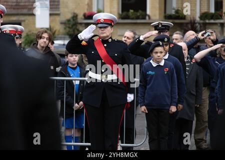 War Memorial, Grand Parade, Hove, Stadt Brighton & Hove, East Sussex, Großbritannien. Gedenksonntag, Hove. Der Gedenktag wird im Vereinigten Königreich als Gedenktag für den Beitrag der britischen und des Commonwealth-Militärs und -Soldaten und -Frauen in den beiden Weltkriegen und späteren Konflikten abgehalten. Sie findet am zweiten Sonntag im November statt. November 2024. David Smith/Alamy News Stockfoto