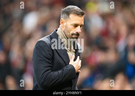 Manchester, Großbritannien. November 2024. Old Trafford MANCHESTER, ENGLAND – 10. NOVEMBER: Man. United Head Coach Ruud van Nistelrooy während des Spiels in der 11. Spielwoche der Premier League 2024/25 zwischen Manchester United FC und Leicester City FC in Old Trafford am 10. November 2024 in Manchester, England. (Richard Callis/SPP) Credit: SPP Sport Press Photo. /Alamy Live News Stockfoto