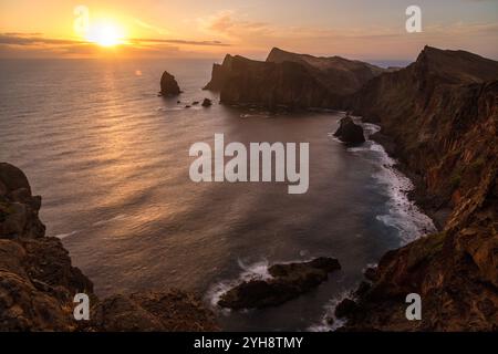 Sonnenaufgang über Punta de Sao Lourenco auf Madeira Stockfoto