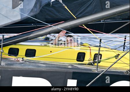 Illustration des Starts des Vendee Globe 2024-2025, 10. Ausgabe des Solo-Nonstop rund um die Welt-Yachtrennen, am 10. November 2024 in Les Sables-d'Olonne, Frankreich. Foto: Tomas Stevens/ABACAPRESS. COM Credit: Abaca Press/Alamy Live News Stockfoto