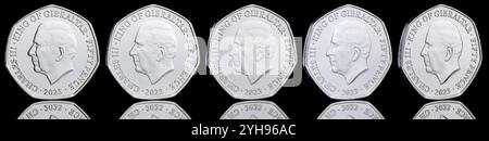 2023 Gibraltar 50p-Münze zum Gedenken an die Krönung von König Karl III. In der Westminster Abbey. Stockfoto