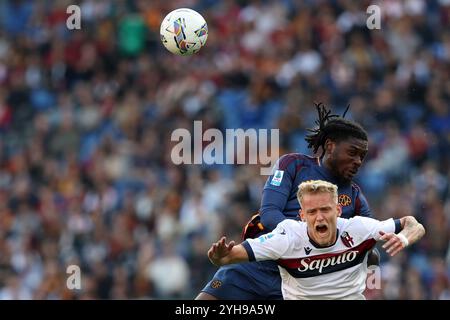 Rom, Italien 10.11.2024: Manu Kone von Roma, Emil Holm von Bologna während der italienischen Fußballmeisterschaft Serie A Enilive 2024-2025 ALS Roma gegen Bolo Stockfoto