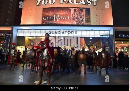 Fan Event GLADIATOR II im Kino Zoo Palast Event-Screening im Zoopalast Berlin, die Gladiatoren besuchen Berlin zum Fan Event GLADIATOR II am 10.11.2024 Photopress Müller Stockfoto