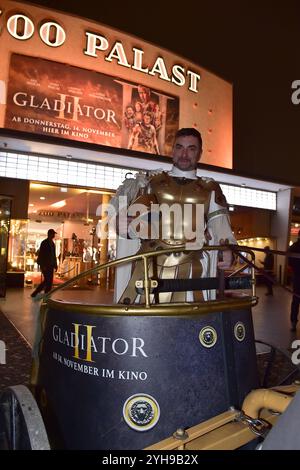 Fan Event GLADIATOR II im Kino Zoo Palast Event-Screening im Zoopalast Berlin, die Gladiatoren besuchen Berlin zum Fan Event GLADIATOR II am 10.11.2024 Photopress Müller Stockfoto