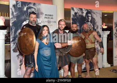 Fan Event GLADIATOR II im Kino Zoo Palast Event-Screening im Zoopalast Berlin, die Gladiatoren besuchen Berlin zum Fan Event GLADIATOR II am 10.11.2024 Photopress Müller Stockfoto