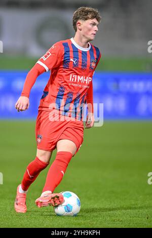 Heidenheim, Deutschland. November 2024. Fußball: Bundesliga, 1. FC Heidenheim - VfL Wolfsburg, Spieltag 10, Voith-Arena. Heidenheims Paul Wanner in Aktion. Hinweis: Harry langer/dpa - WICHTIGER HINWEIS: Gemäß den Vorschriften der DFL Deutschen Fußball-Liga und des DFB Deutschen Fußball-Bundes ist es verboten, im Stadion und/oder des Spiels aufgenommene Fotografien in Form von sequenziellen Bildern und/oder videoähnlichen Fotoserien zu verwenden oder zu verwenden./dpa/Alamy Live News Stockfoto