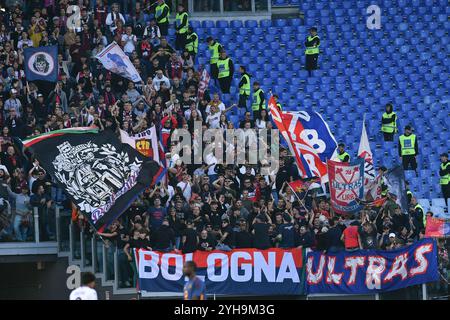 Rom, Latium. November 2024. Bologna-Fans während des Spiels der Serie A zwischen Roma und Bologna im Olympiastadion, Italien, 10. November 2024. Quelle: massimo insabato/Alamy Live News Stockfoto